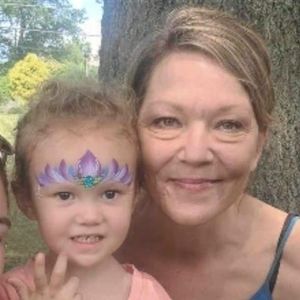 Meet your Posher, Traci